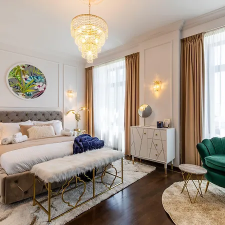 Old Town Luxury 2*