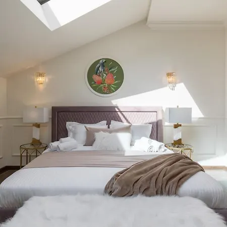 Inn Holt Old Town Luxury 2*