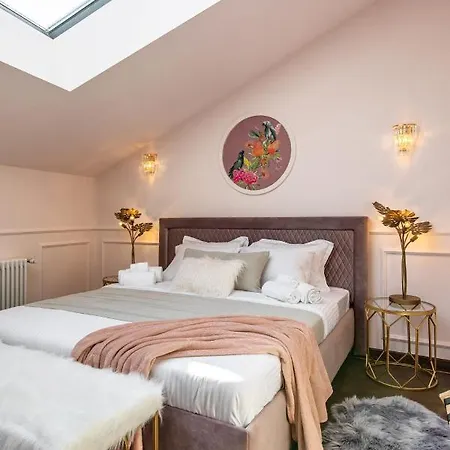 Old Town Luxury Boekarest