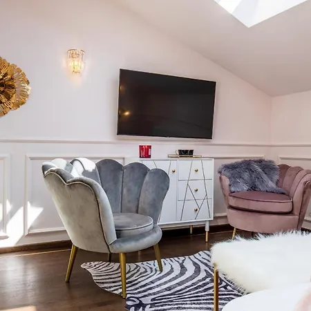 Holt Old Town Luxury 2*