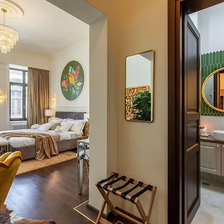 Old Town Luxury 2*