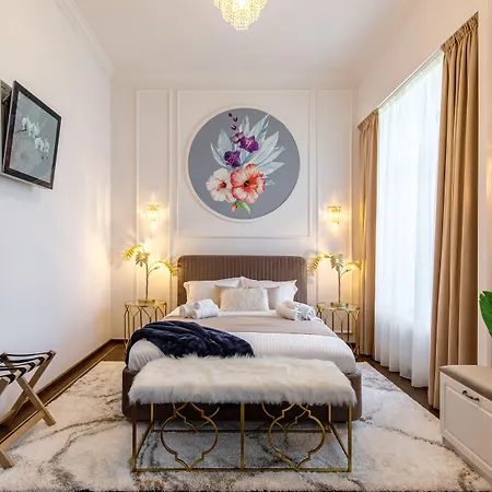 Old Town Luxury 2* Boekarest