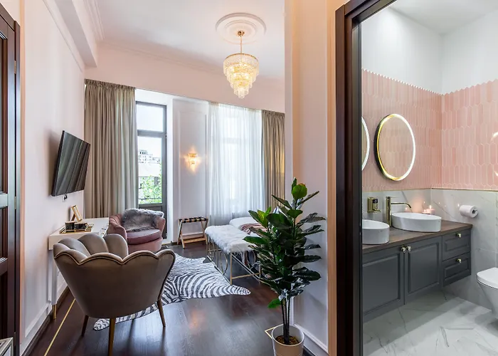 Old Town Luxury Бухарест