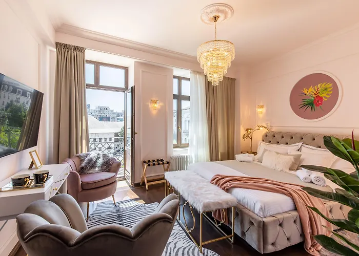 Old Town Luxury Мініготель Бухарест