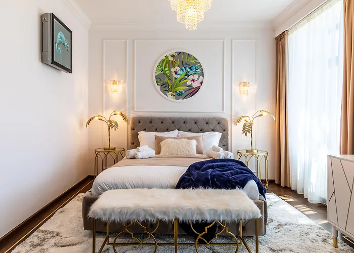 Old Town Luxury 2* Бухарест