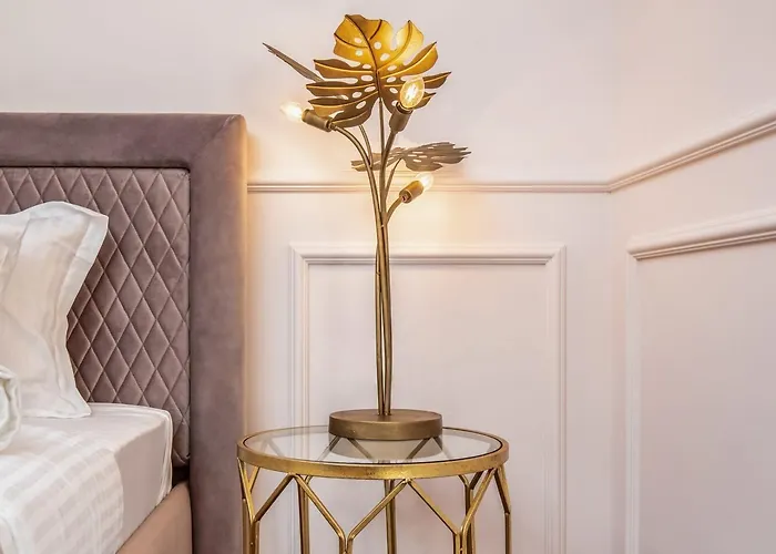 Old Town Luxury 2* Бухарест