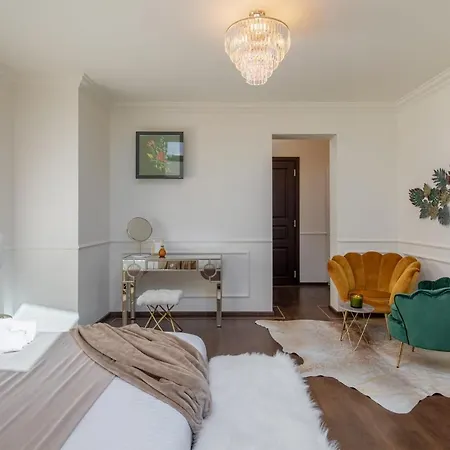 Old Town Luxury 2* Boekarest