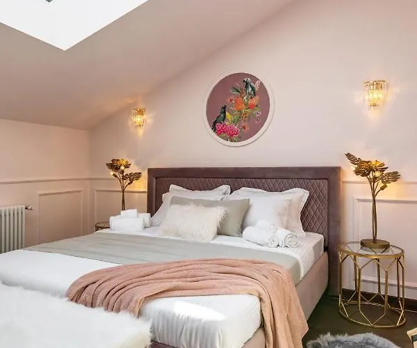 Old Town Luxury 부쿠레슈티